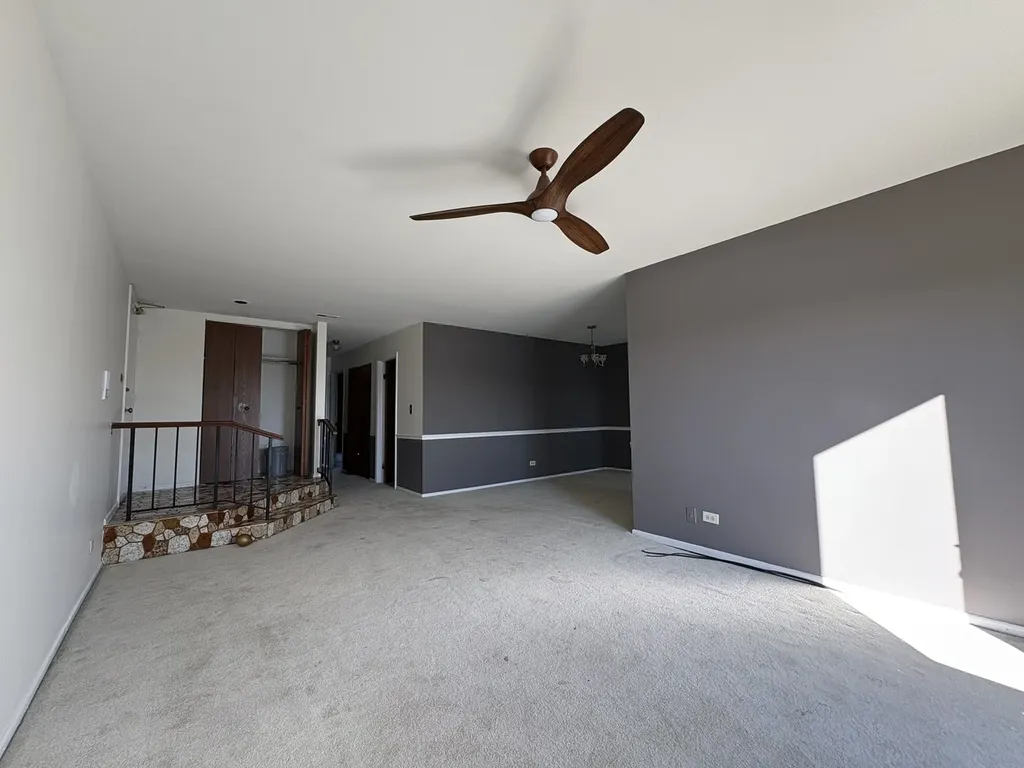 372 Springlake Lane Aurora IL 60504