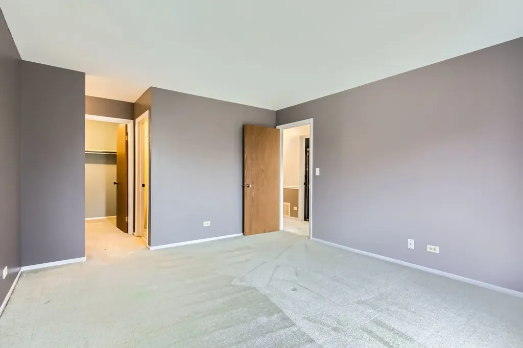 372 Springlake Lane Aurora IL 60504