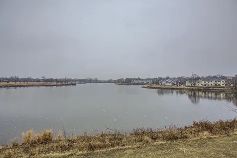 372 Springlake Lane Aurora IL 60504