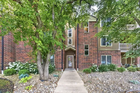 214 Glengarry Drive Bloomingdale IL 60108