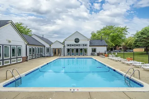 214 Glengarry Drive Bloomingdale IL 60108