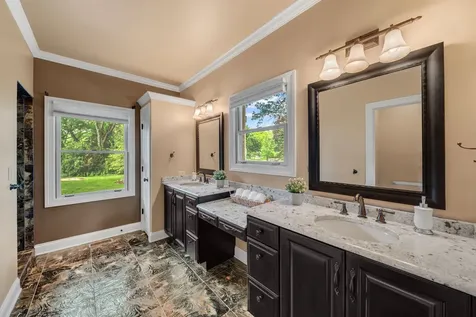 1043 Blackburn Drive Inverness IL 60067