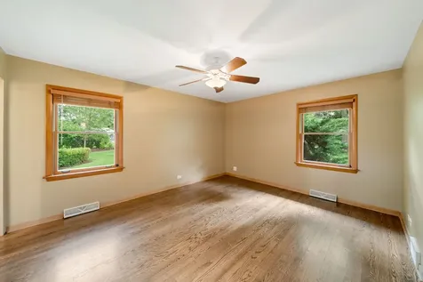 1043 Blackburn Drive Inverness IL 60067