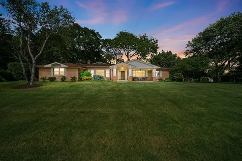 1043 Blackburn Drive Inverness IL 60067