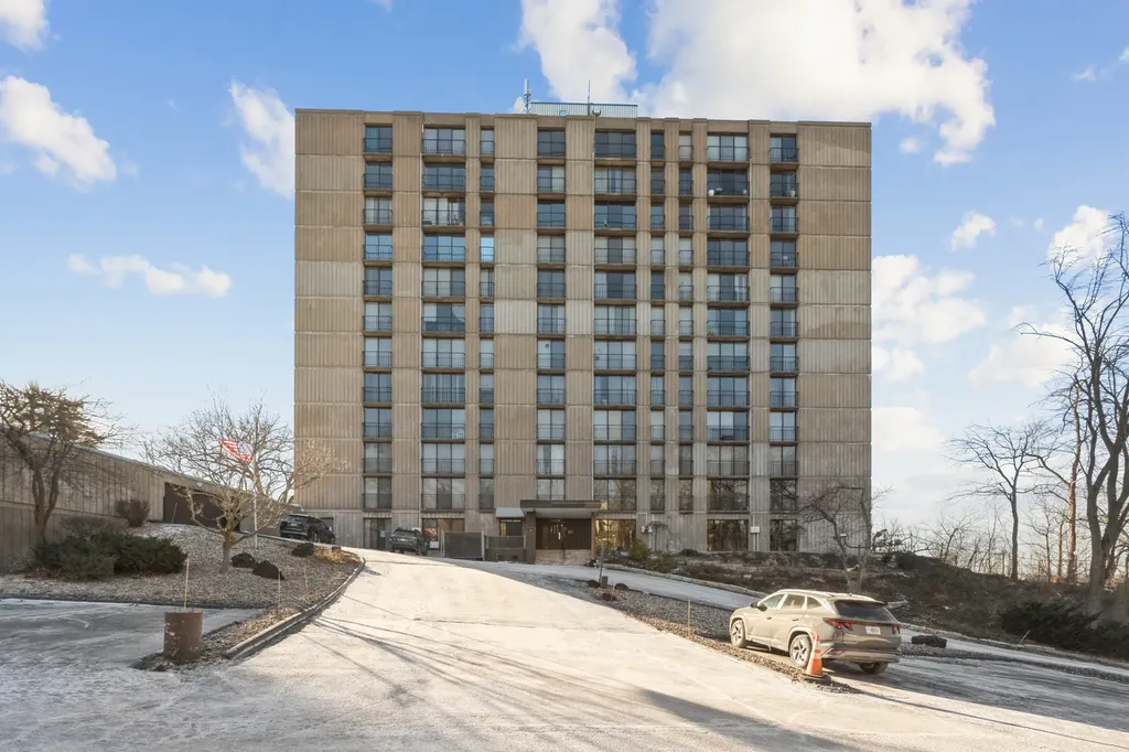 1800 7TH Street East Moline IL 61244