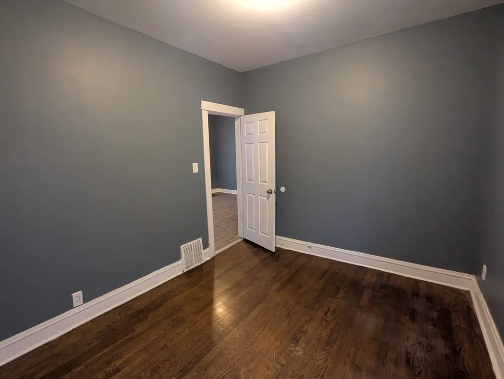 11246 South Indiana Avenue Chicago IL 60628