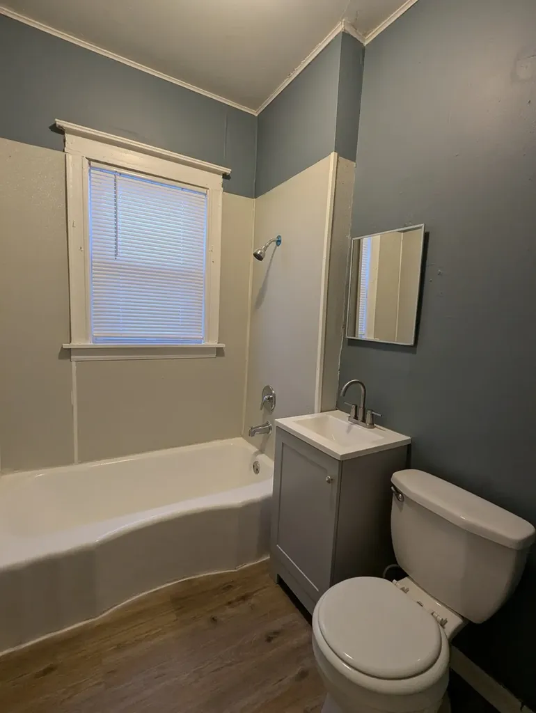 11246 South Indiana Avenue Chicago IL 60628
