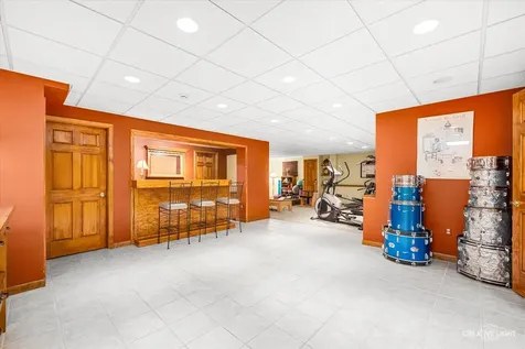 1813 Winchester Court Oswego IL 60543