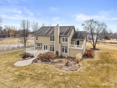 1813 Winchester Court Oswego IL 60543