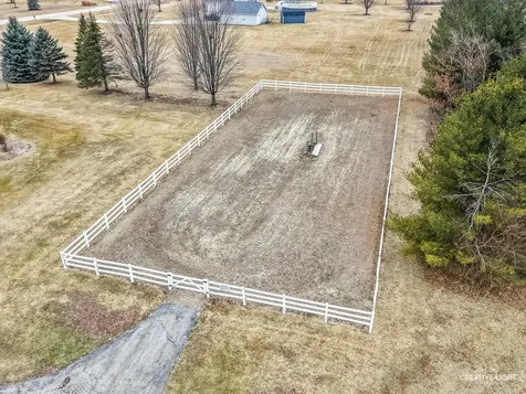 1813 Winchester Court Oswego IL 60543