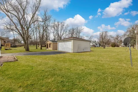 38 North Rebecca Street Glenwood IL 60425