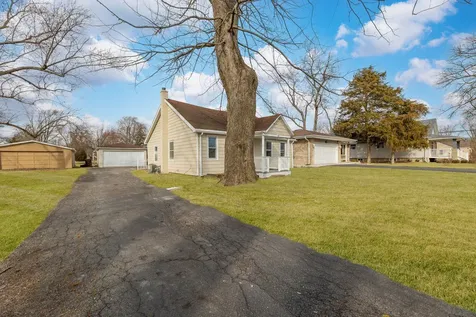 38 North Rebecca Street Glenwood IL 60425