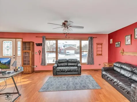 618 Mendota Lane Romeoville IL 60446