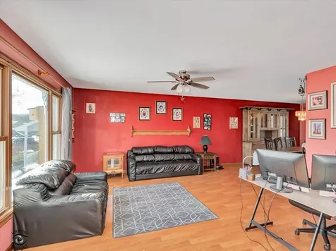 618 Mendota Lane Romeoville IL 60446