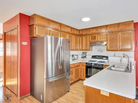618 Mendota Lane Romeoville IL 60446