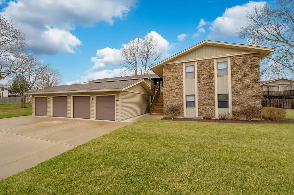 5850 Fresno Court Hanover Park IL 60133