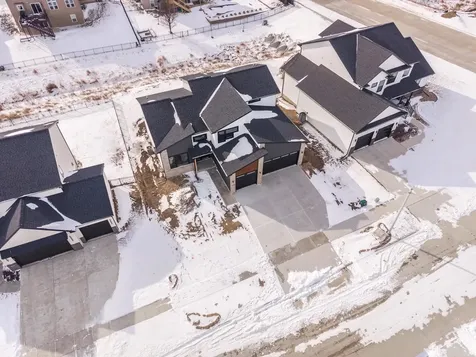 5303 Finlen Lane Bloomington IL 61705