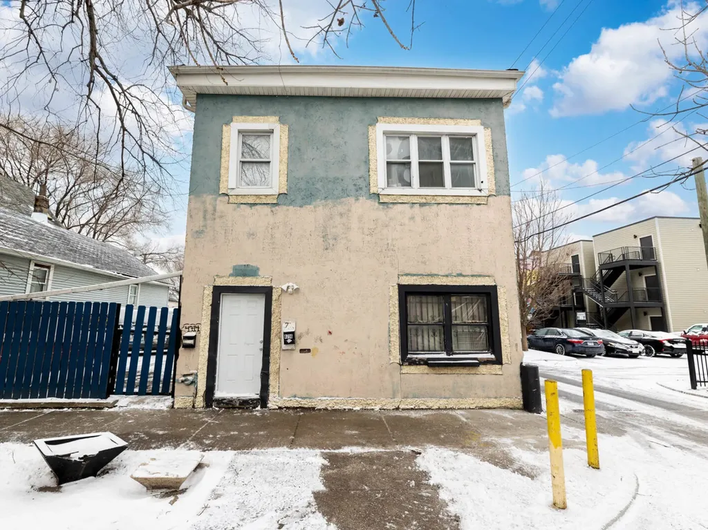 4712 South Marshfield Avenue Chicago IL 60609