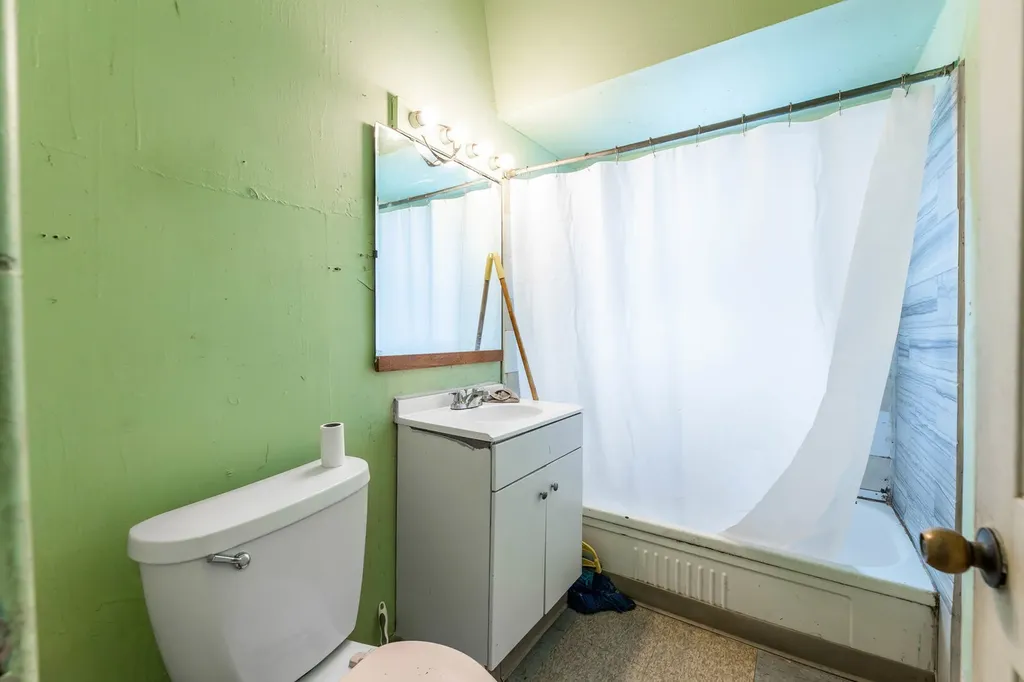 4712 South Marshfield Avenue Chicago IL 60609