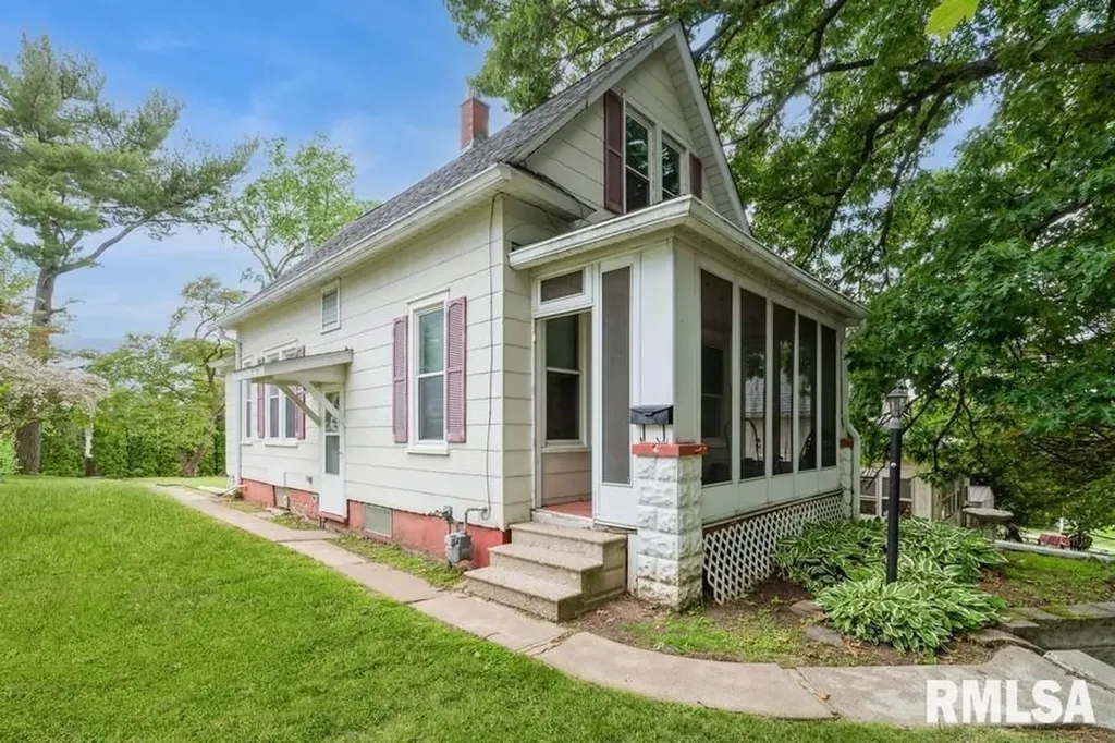 2308 18TH Avenue Moline IL 61265
