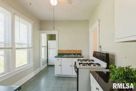 2308 18TH Avenue Moline IL 61265