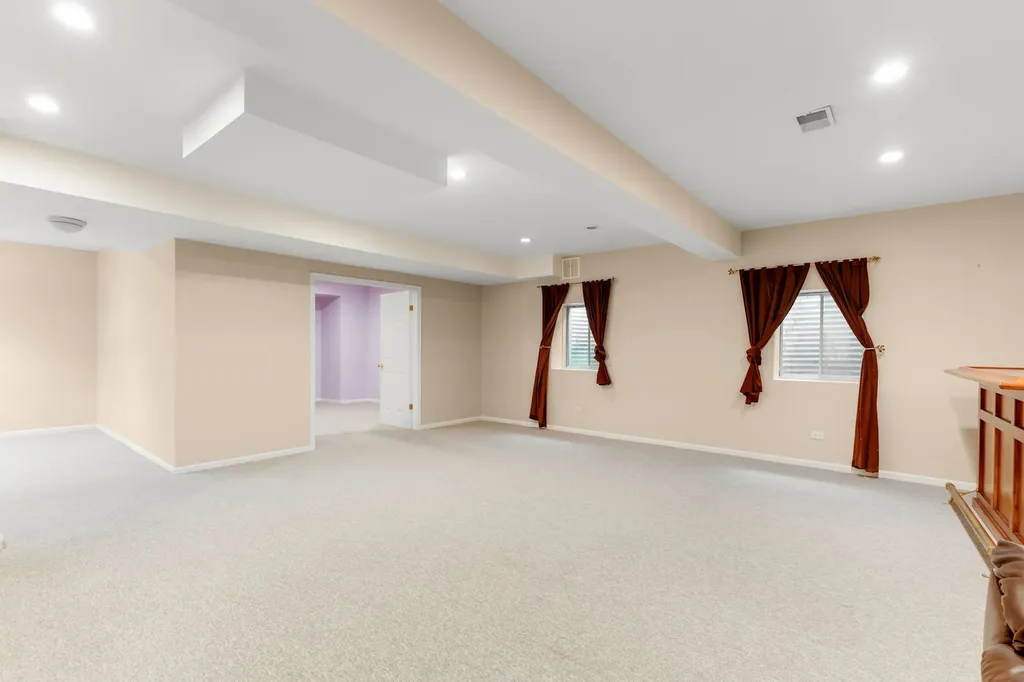 3 Barton Creek Court Lake In The Hills IL 60156