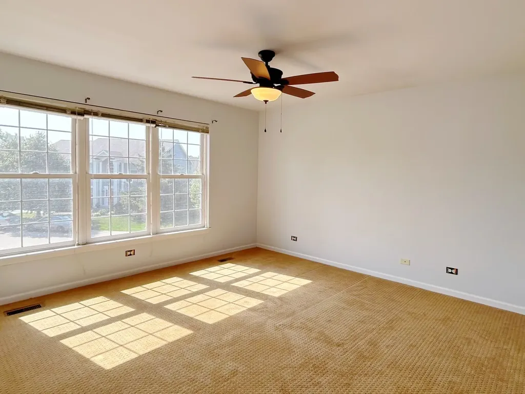 3 Barton Creek Court Lake In The Hills IL 60156