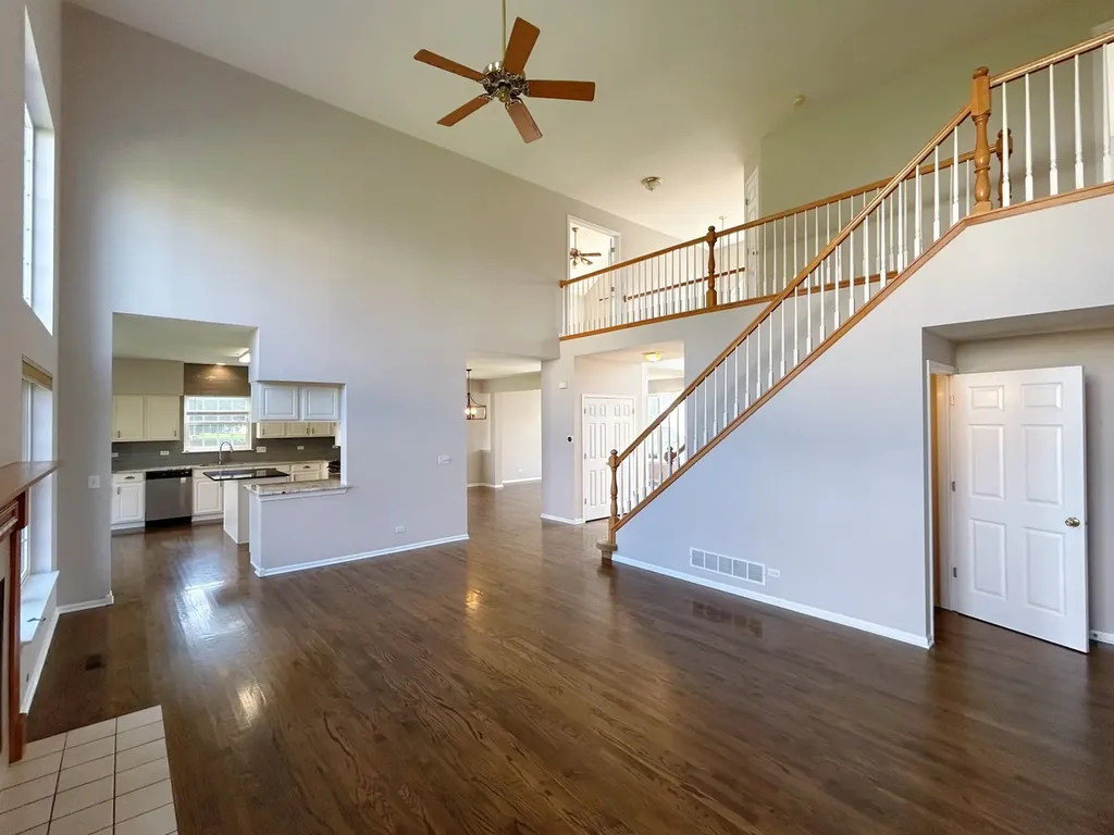 3 Barton Creek Court Lake In The Hills IL 60156