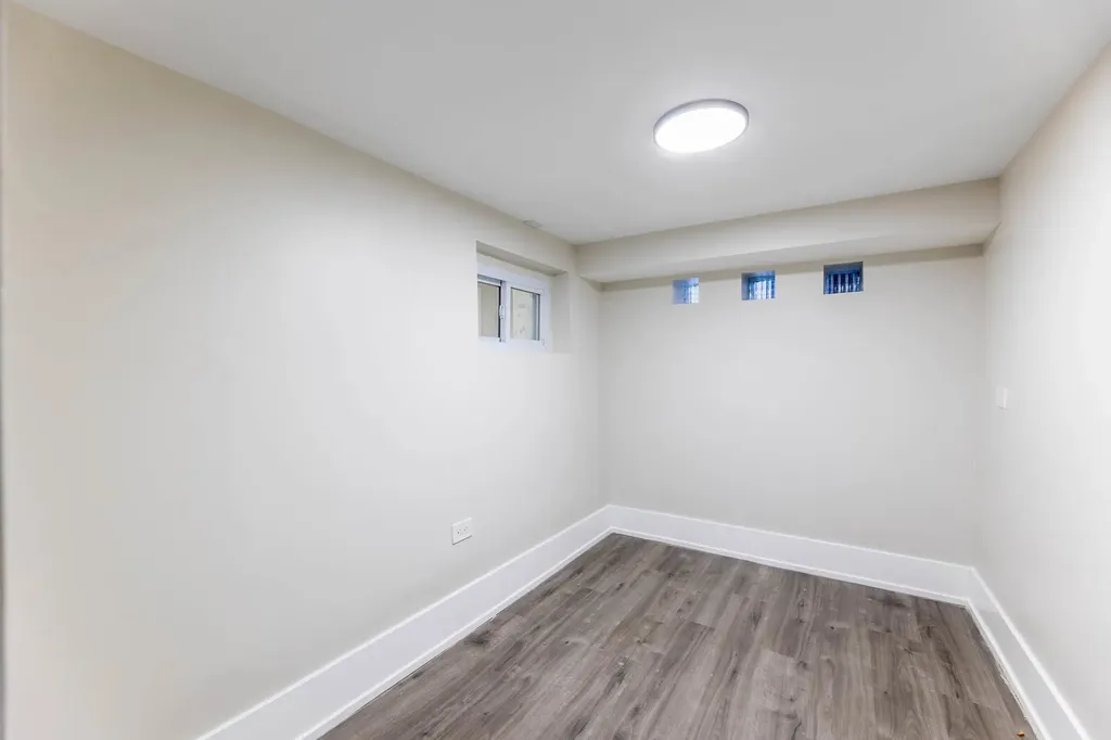6235 South Kedvale Avenue Chicago IL 60629