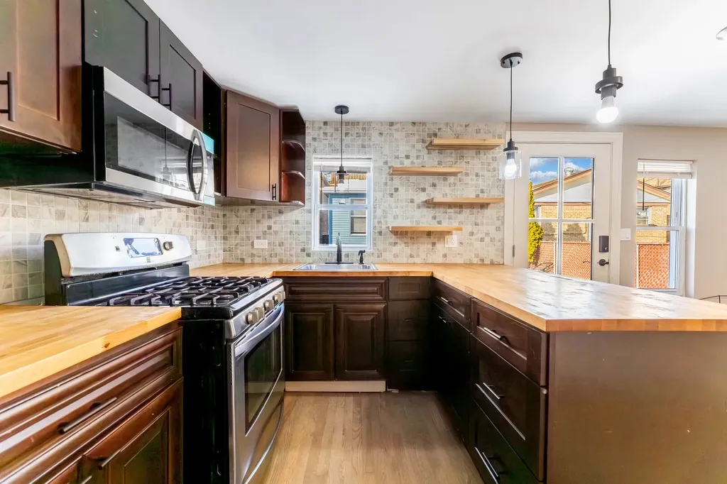 6235 South Kedvale Avenue Chicago IL 60629