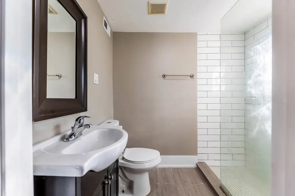 6235 South Kedvale Avenue Chicago IL 60629