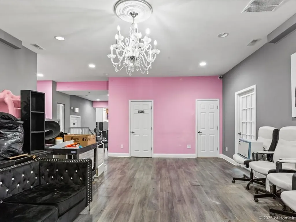 8204 South Stony Island Avenue Chicago IL 60617