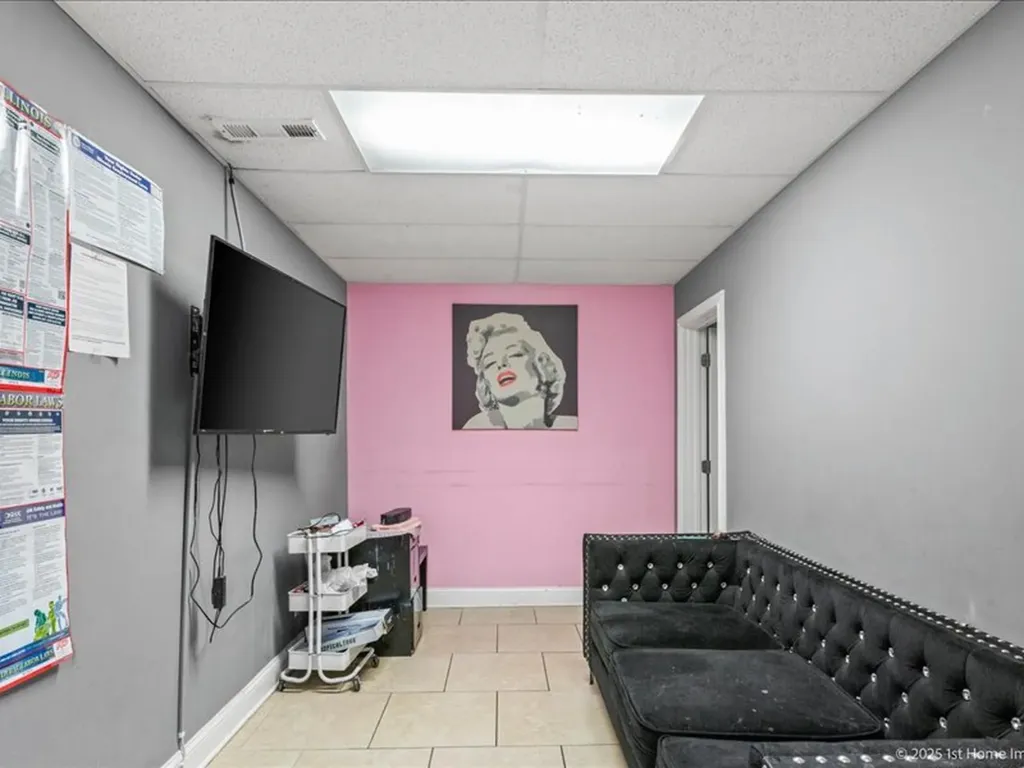 8204 South Stony Island Avenue Chicago IL 60617