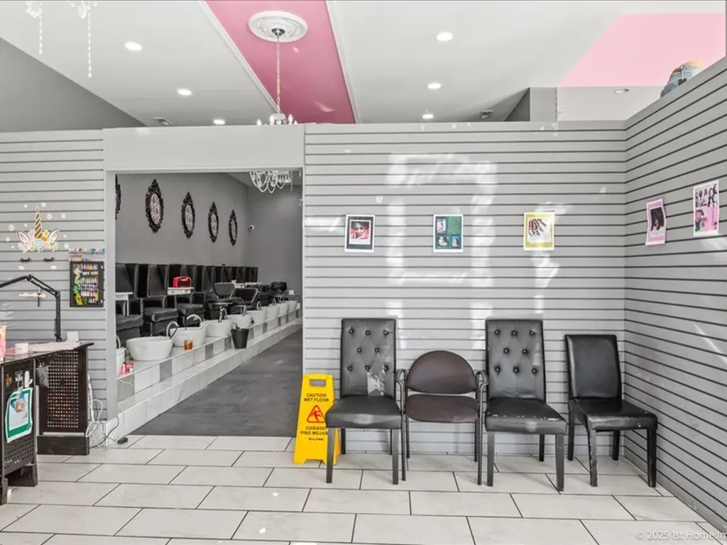 8204 South Stony Island Avenue Chicago IL 60617