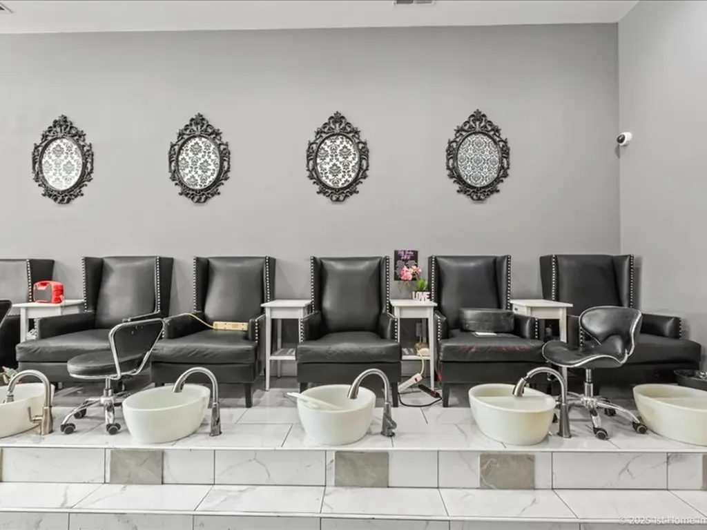 8204 South Stony Island Avenue Chicago IL 60617