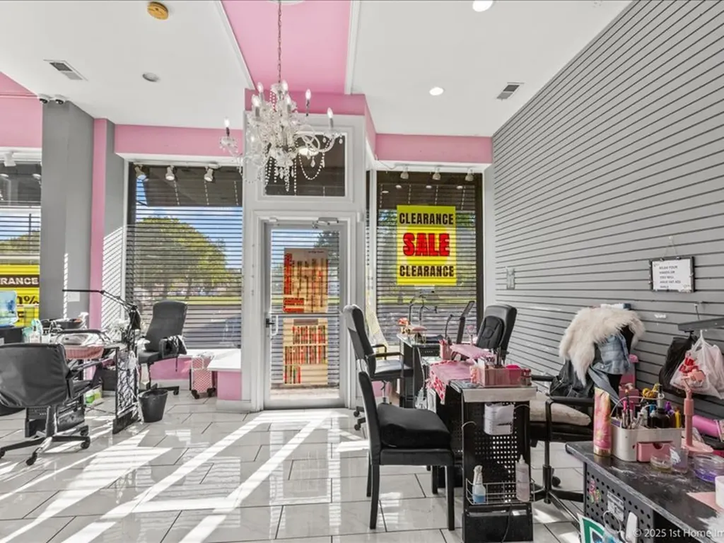 8204 South Stony Island Avenue Chicago IL 60617