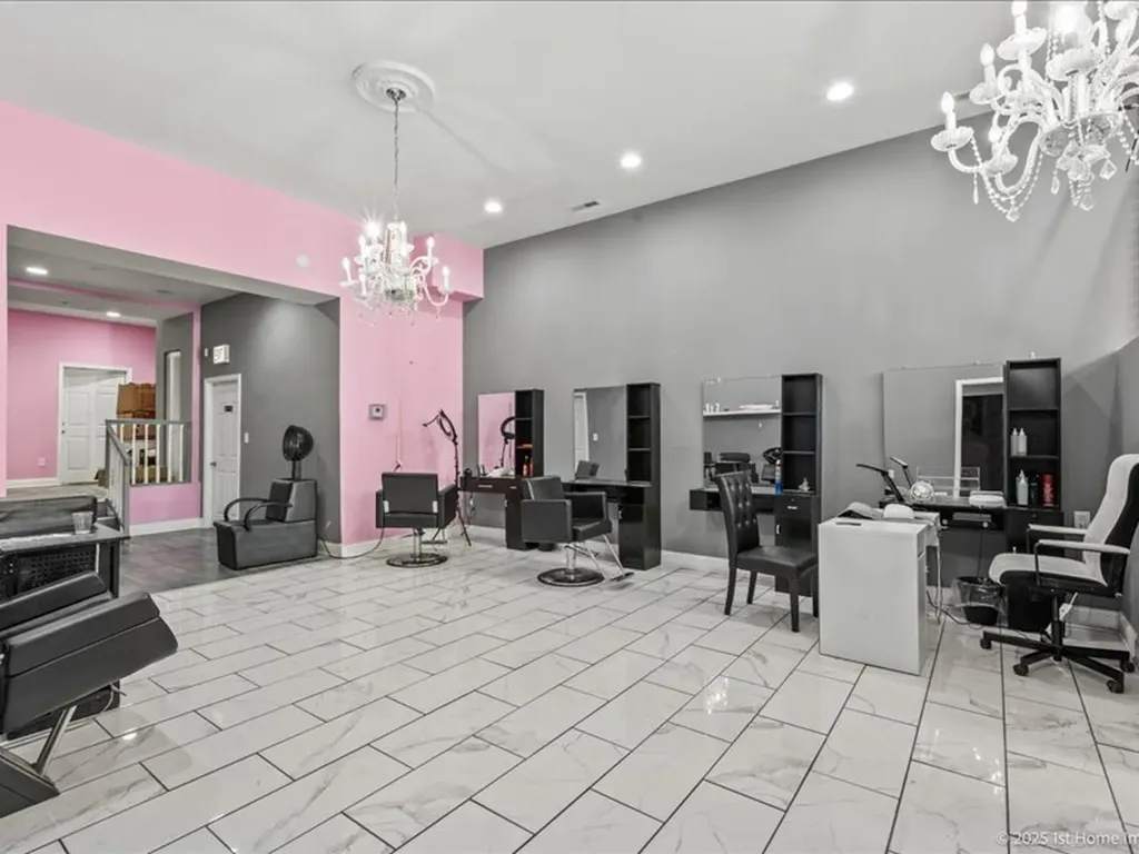 8204 South Stony Island Avenue Chicago IL 60617