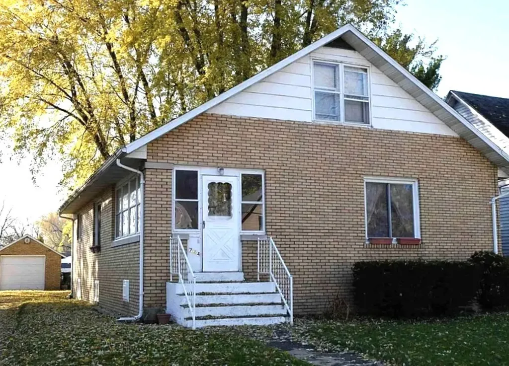 744 East Brooks Street Galesburg IL 61401