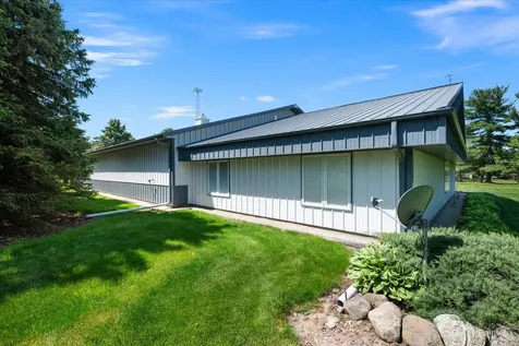 17905 Il Route 173 Harvard IL 60033