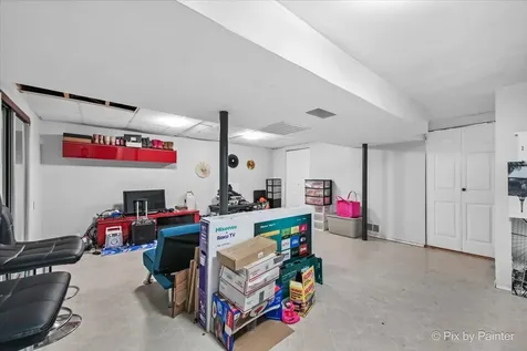 712 Scarbrough Circle Hoffman Estates IL 60169