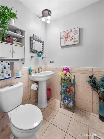 712 Scarbrough Circle Hoffman Estates IL 60169