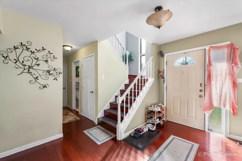 712 Scarbrough Circle Hoffman Estates IL 60169