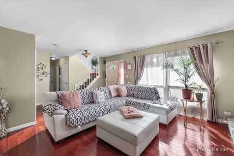712 Scarbrough Circle Hoffman Estates IL 60169