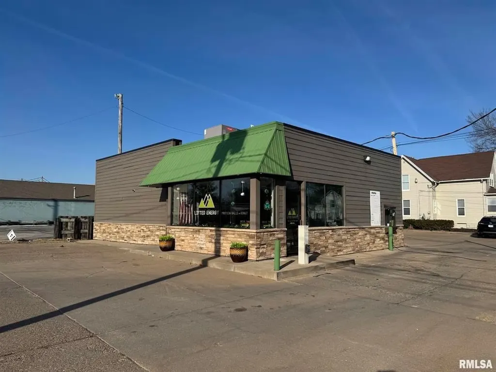 2430 16TH Street Moline IL 61265