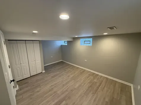 5423 West 63rd Place Chicago IL 60638
