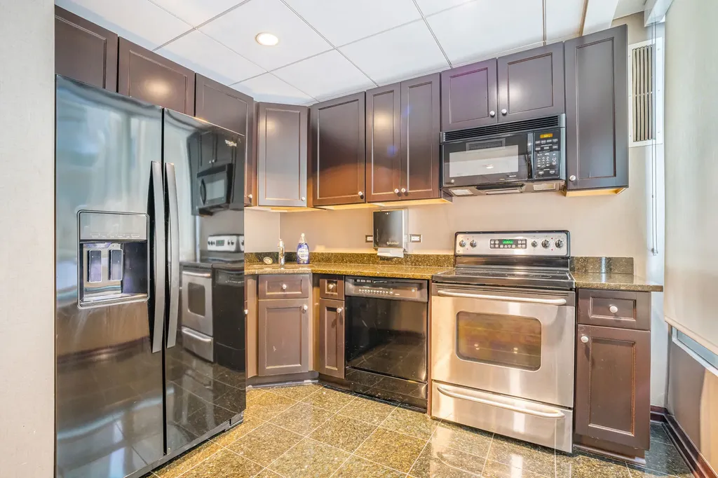 33 West Ontario Street Chicago IL 60654