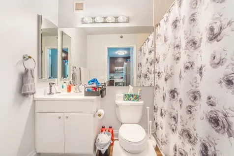 33 West Ontario Street Chicago IL 60654
