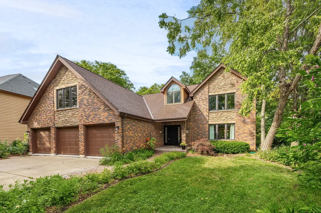 2734 Alyssa Drive Naperville IL 60565