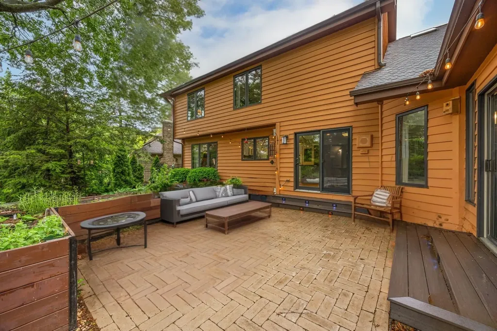 2734 Alyssa Drive Naperville IL 60565