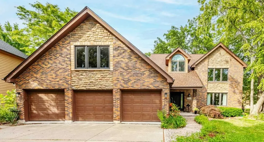 2734 Alyssa Drive Naperville IL 60565